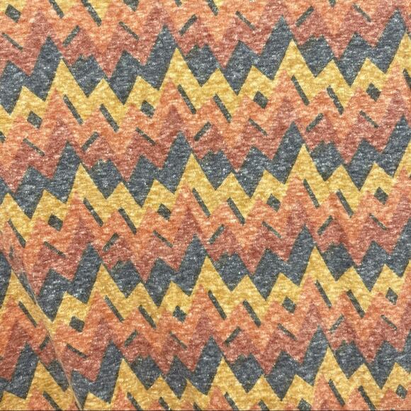 Lularoe Classic T Shirt Short Sleeve Chevron Zig Zag Orange XXS NEW - Picture 5 of 11